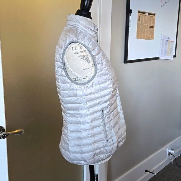 Eddie Bauer vest - Picture 2 of 8